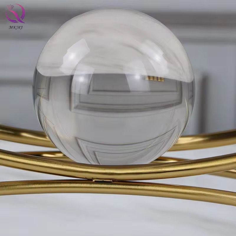 Escultura Pensante con Esfera de Cristal - ALTOQUE