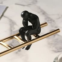Adorno Pensantes en Escalera - ALTOQUE
