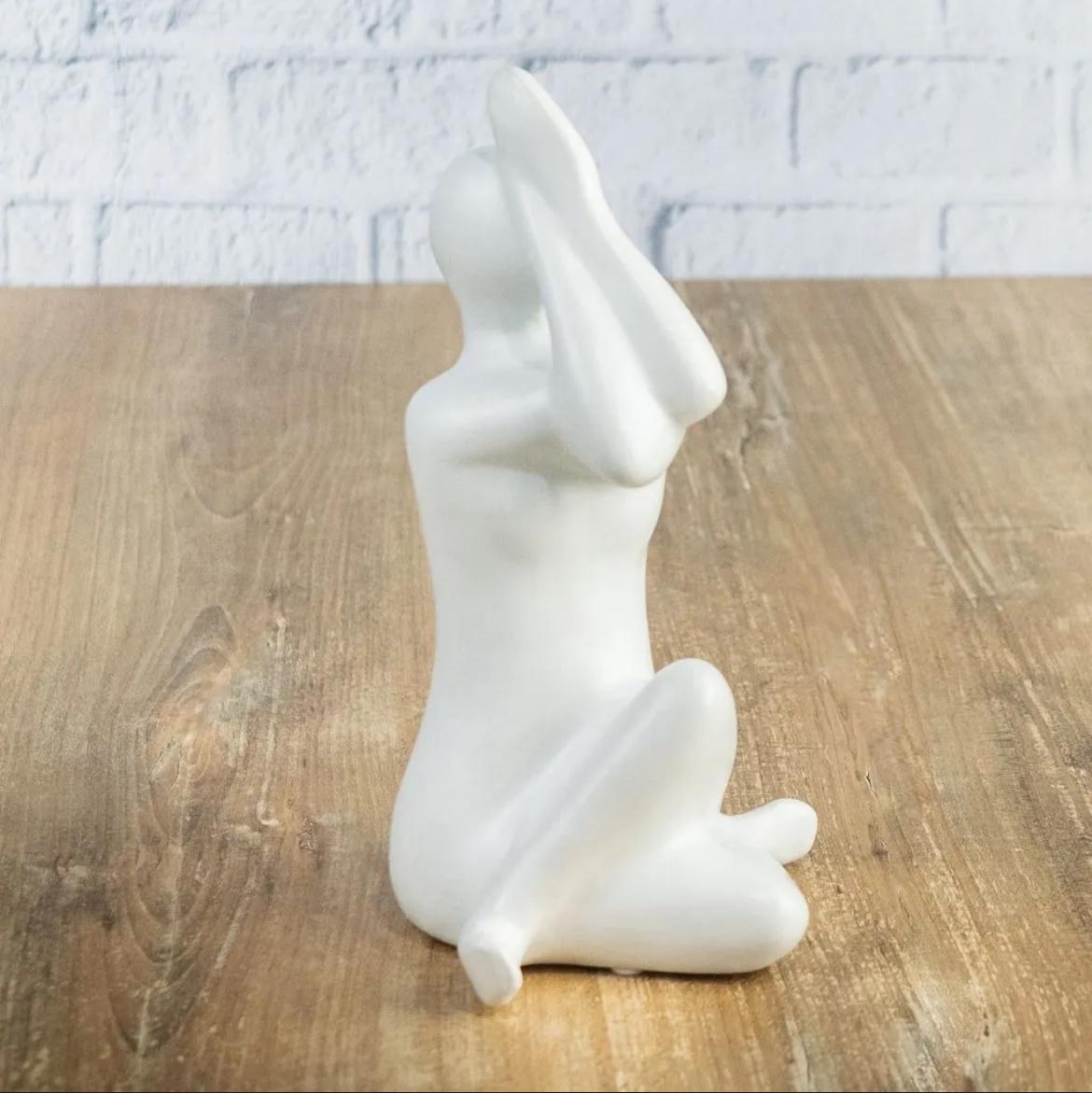 Escultura en Cerámica Mujer en Posición de Yoga - ALTOQUE