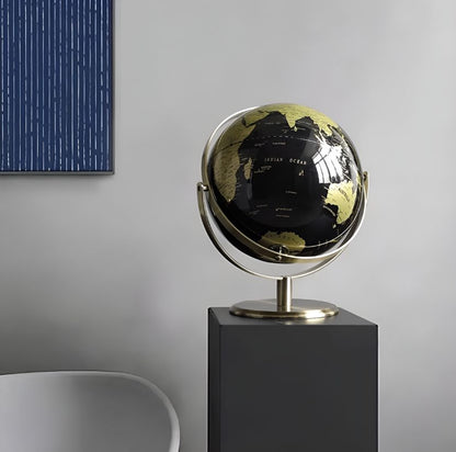 Globo Terráqueo Decorativo en Soporte Metálico Negro y Dorado - ALTOQUE