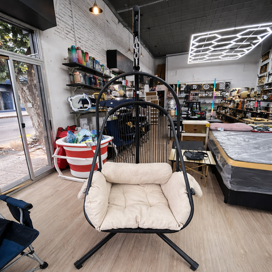 Sillón Colgante Tipo Nido con Base Metálica y Almohadón Acolchado